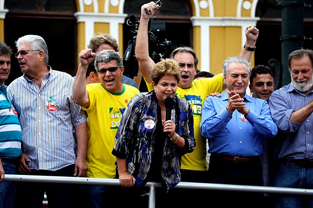 Dilma é reeleita presidente do Brasil